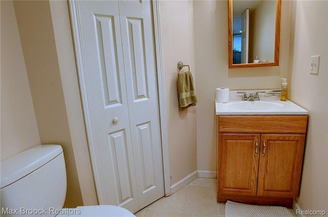 2482 Wickfield Road West Bloomfield, MI 48323 - Photo 32 of 40 Finished_Lower_Level_Bathroom.jpg