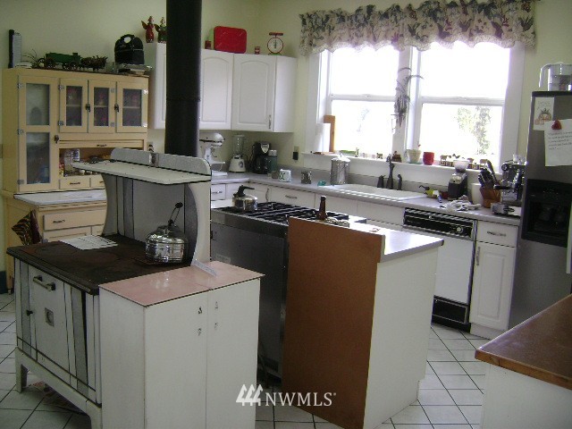 3052 Brooklyn Road Cosmopolis, WA 98537 - Photo 11 of 25 Gallery Image 11