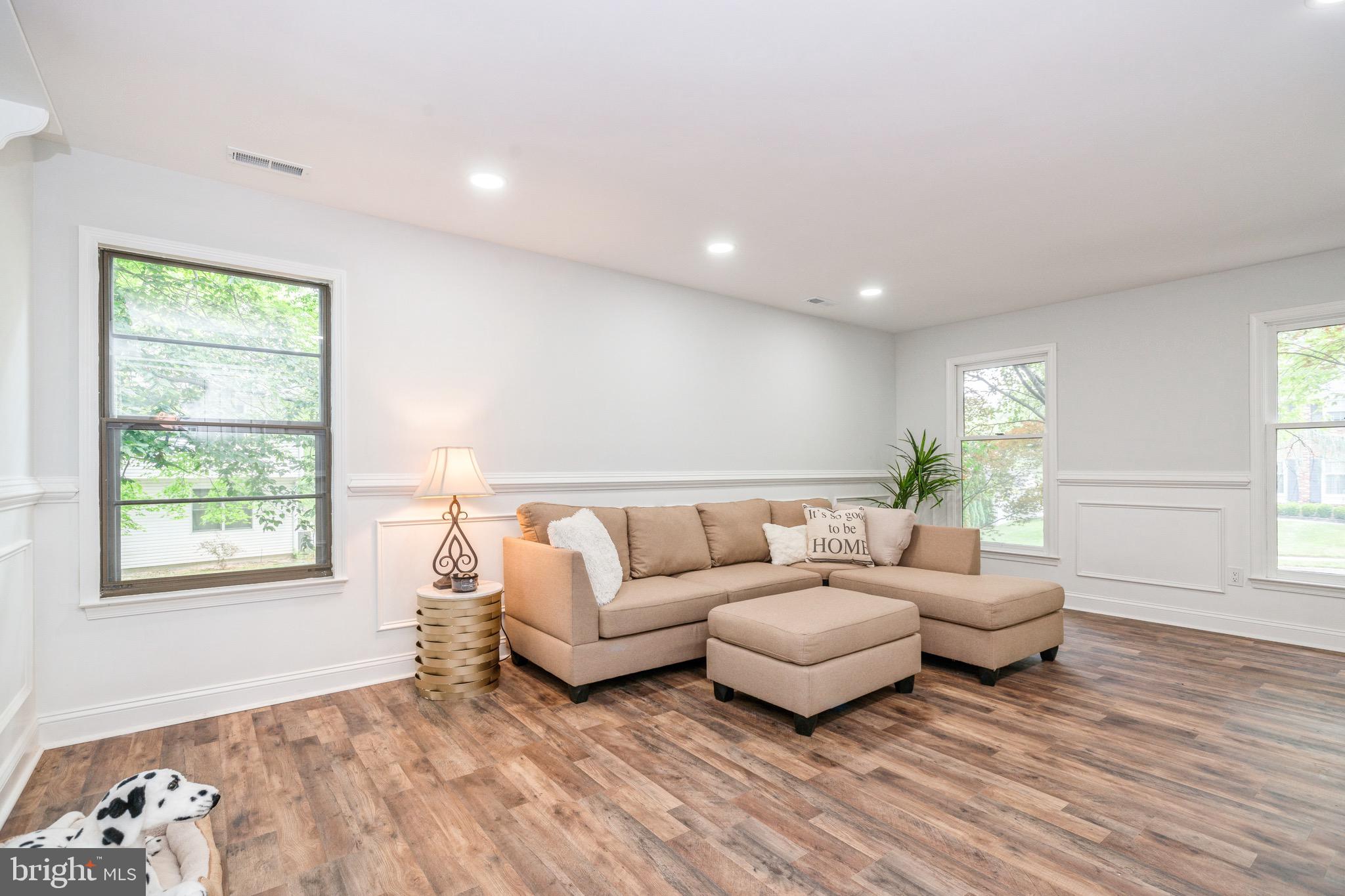 24 Rushwick Road Mount Laurel, NJ 08054 - Photo 4 of 25 Living Room