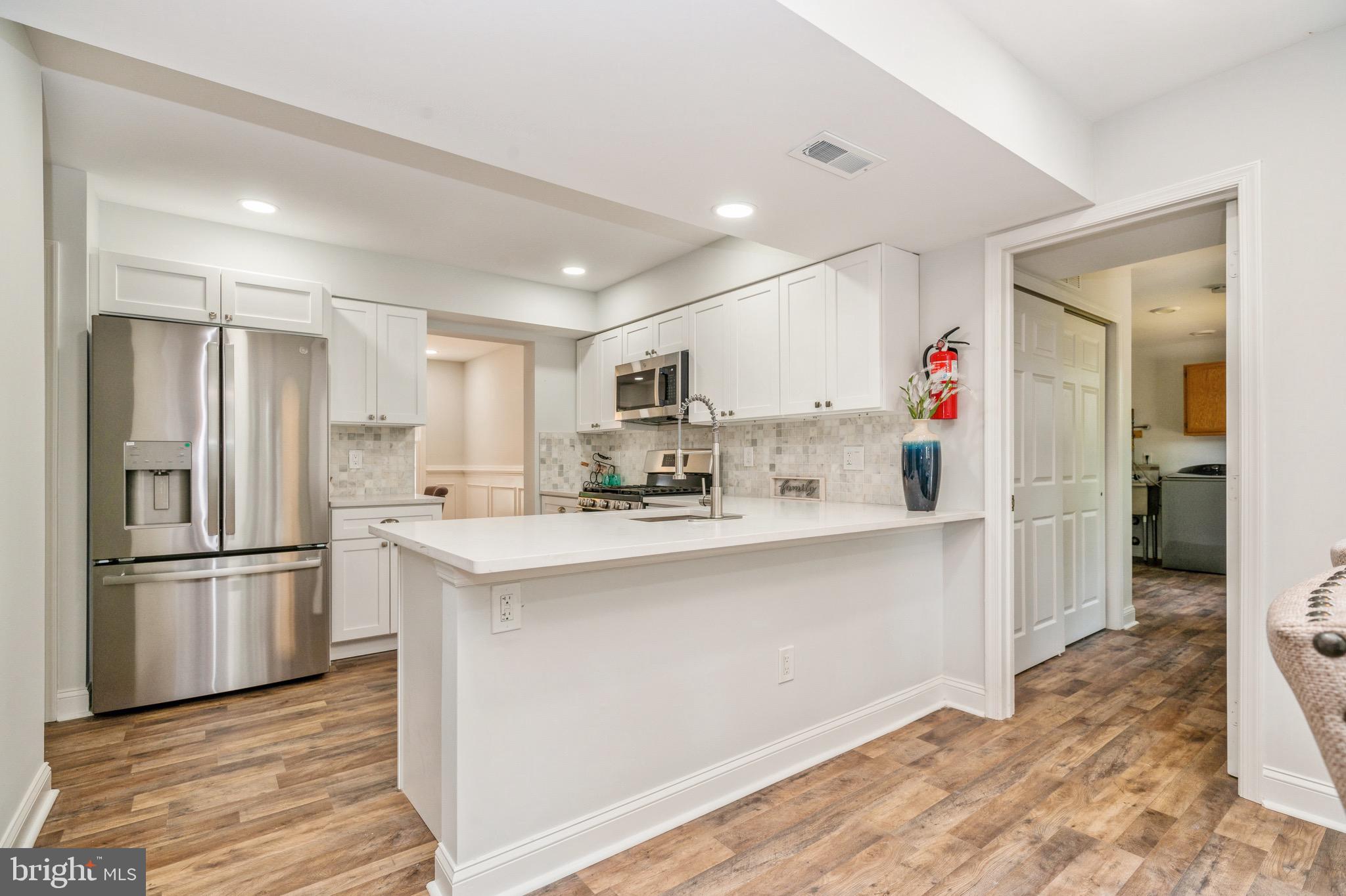 24 Rushwick Road Mount Laurel, NJ 08054 - Photo 10 of 25 Updated Kitchen with granite countertops