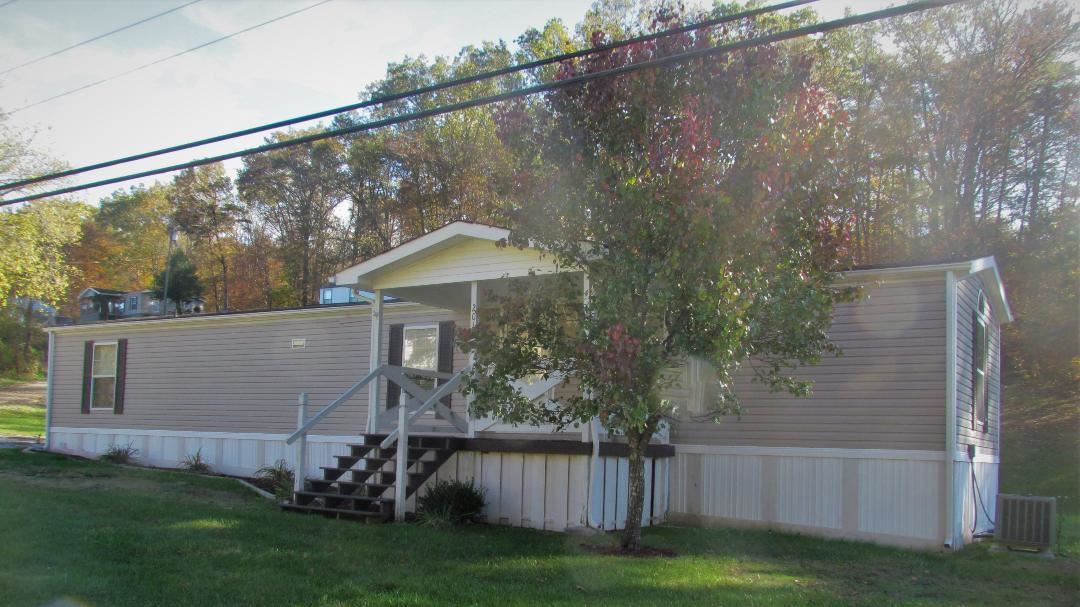2013 Devon Lane Ashland, KY 41102 - Photo 1 of 1