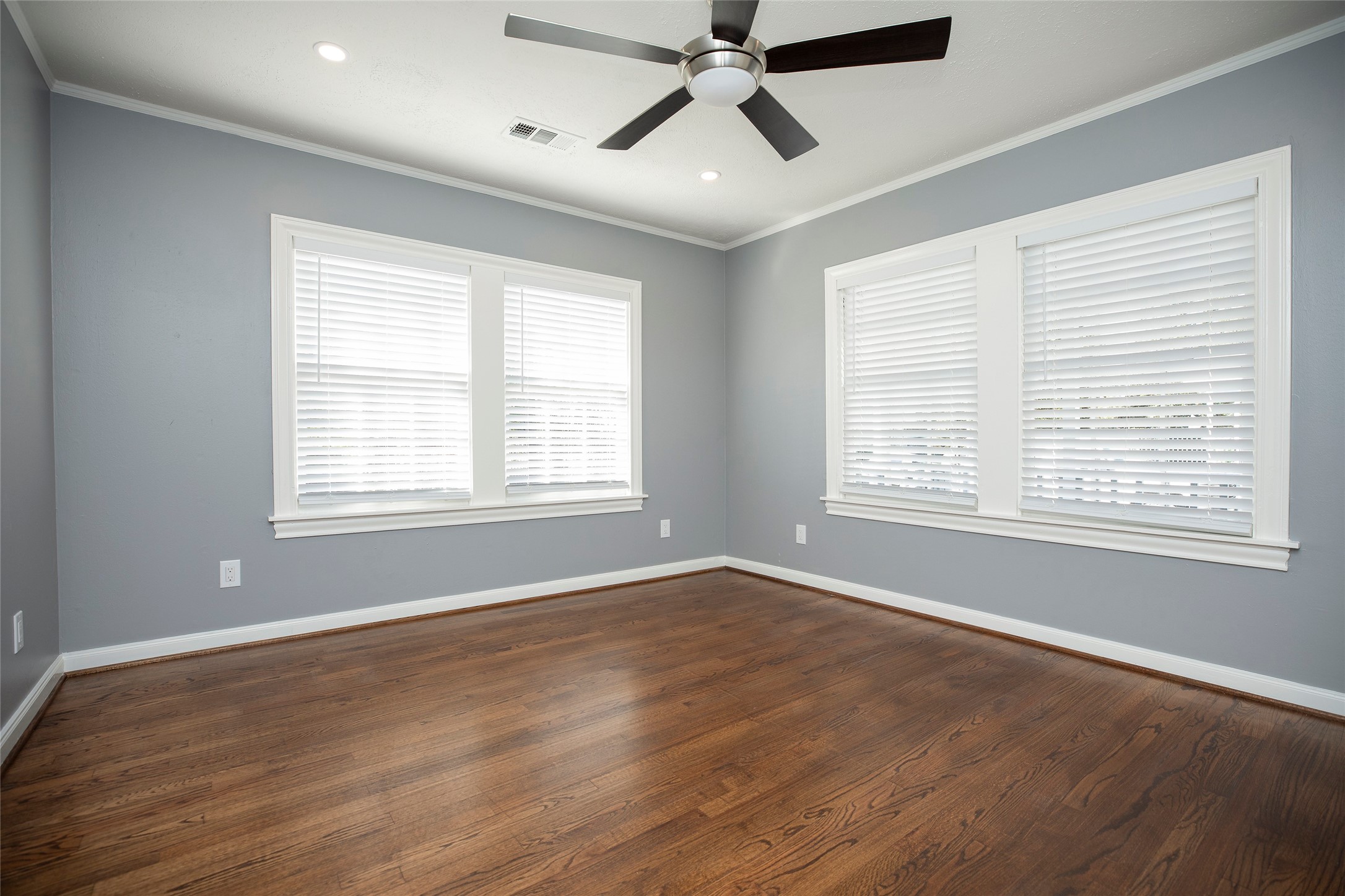 1202 Birdsall Street Houston, TX 77007 - Photo 15 of 30 a view of an empty room with wooden floor and a window
