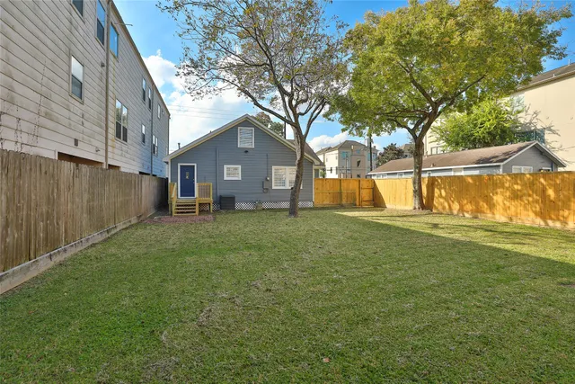 $3,100 | 1202 Birdsall Street, Houston, TX 77007