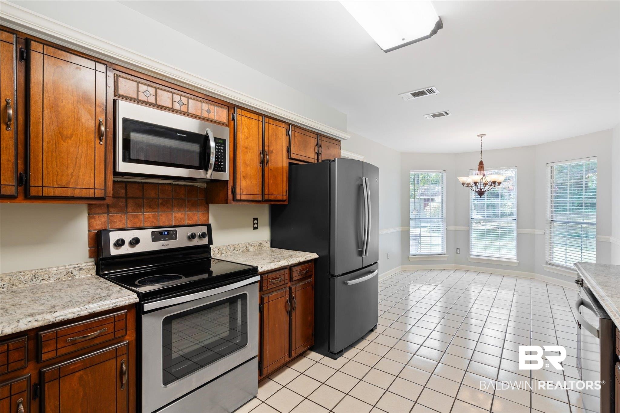 107 Nicole Place Daphne, AL 36526 - Photo 6 of 40 Kitchen