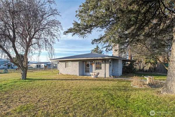 $1,044,000 | 2775 4th Street Southeast, East Wenatchee, WA 98802