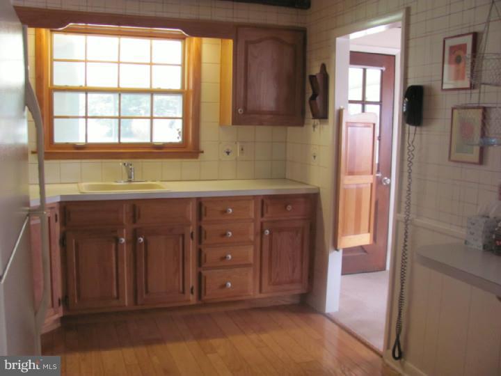 412 Brookwood Road Wayne, PA 19087 - Photo 12 of 21