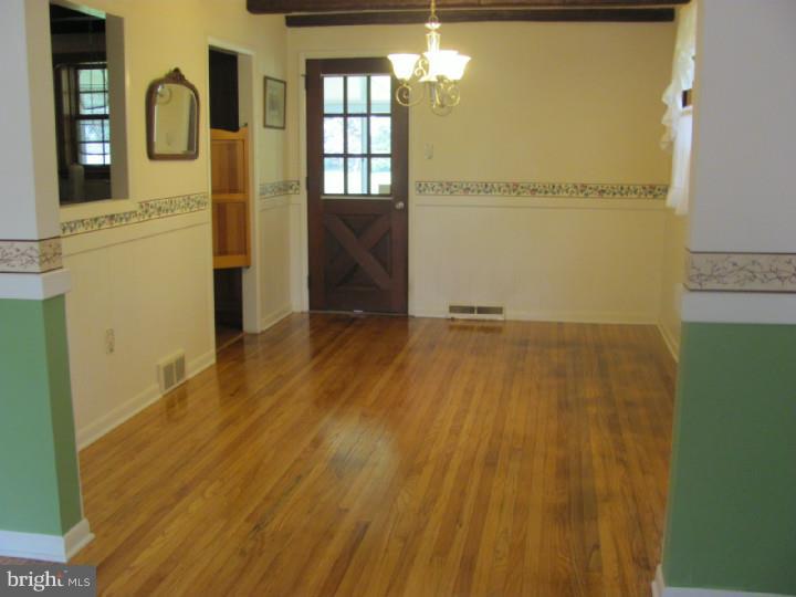 412 Brookwood Road Wayne, PA 19087 - Photo 8 of 21