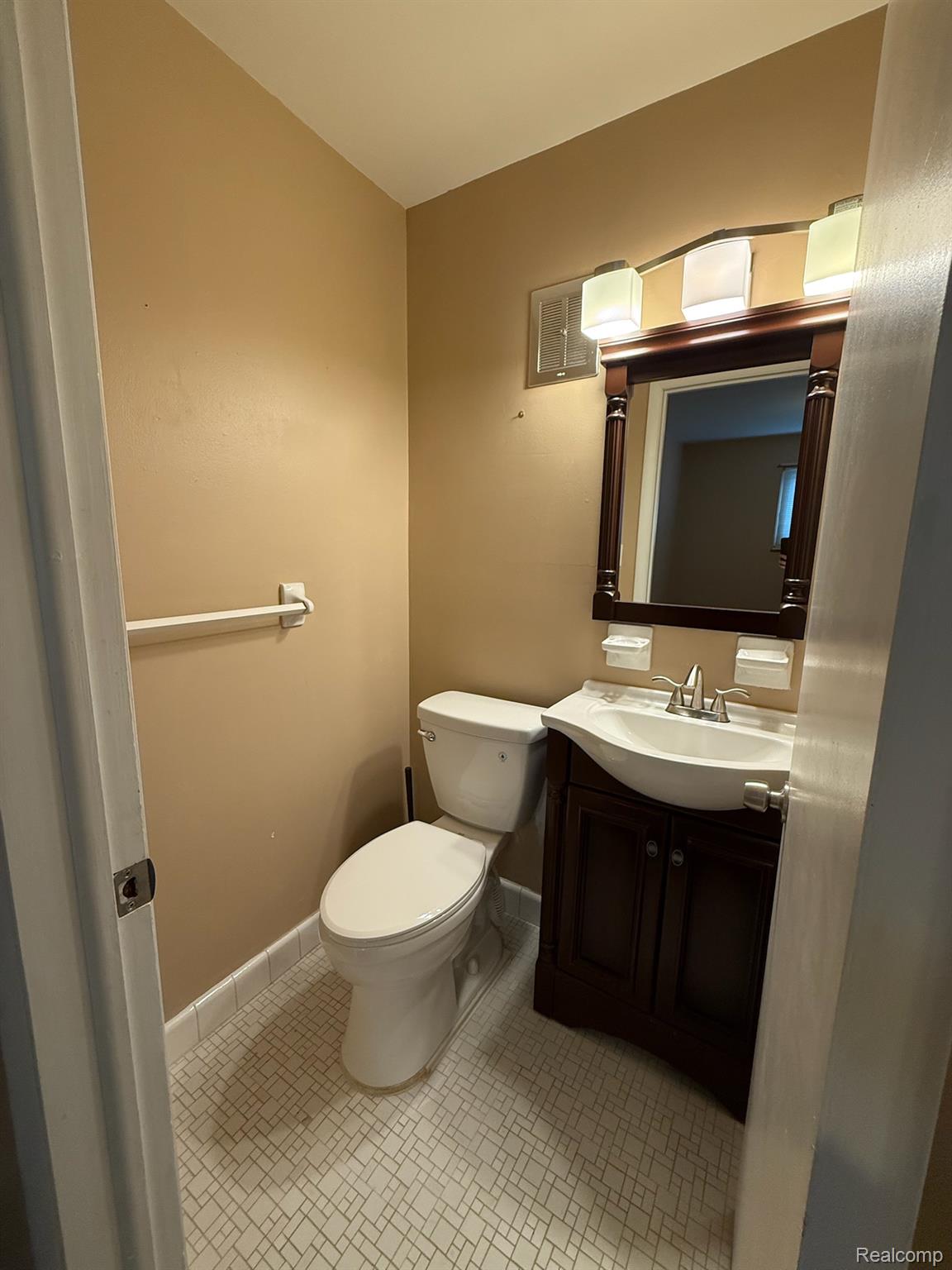982 North Adams Road, Unit 4 Birmingham, MI 48009 - Photo 22 of 22