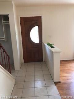 29818 Rambling Road Southfield, MI 48076 - Photo 2 of 32