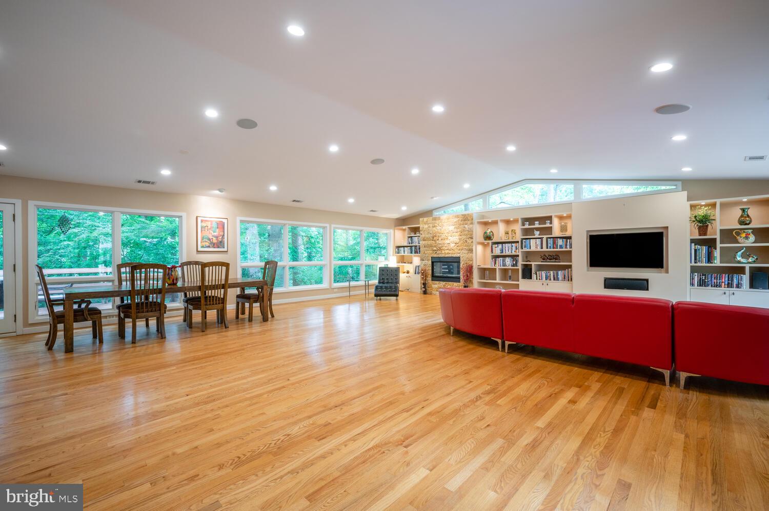 8313 Still Spring Court Bethesda, MD 20817 - Photo 5 of 39