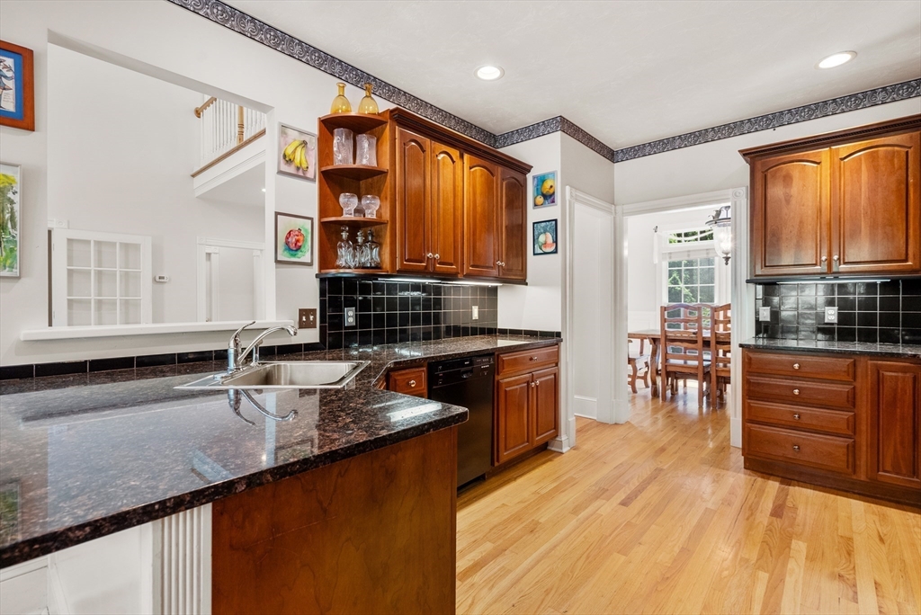 1 Spring Valley Road Worcester, MA 01609 - Photo 4 of 35 Gallery Image 4