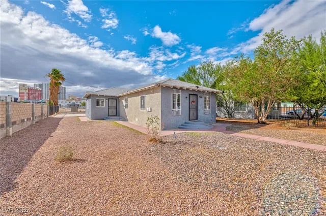 $1,095 | 339 North 10th Street, Unit 2, Las Vegas, NV 89101