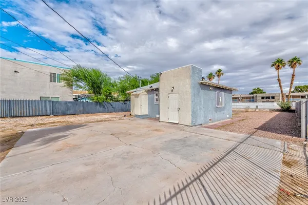 $895 | 339 North 10th Street, Unit 2, Las Vegas, NV 89101