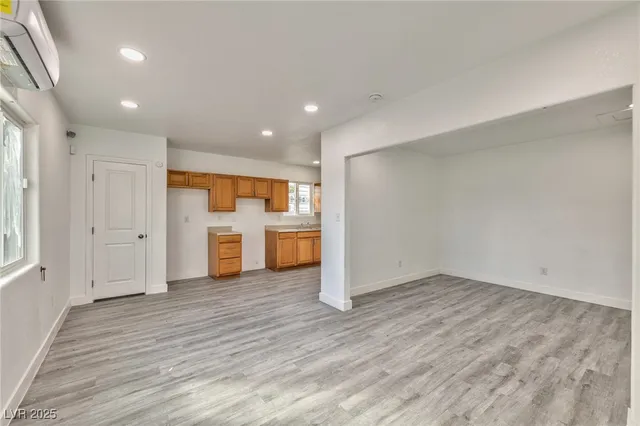 $1,095 | 339 North 10th Street, Unit 2, Las Vegas, NV 89101