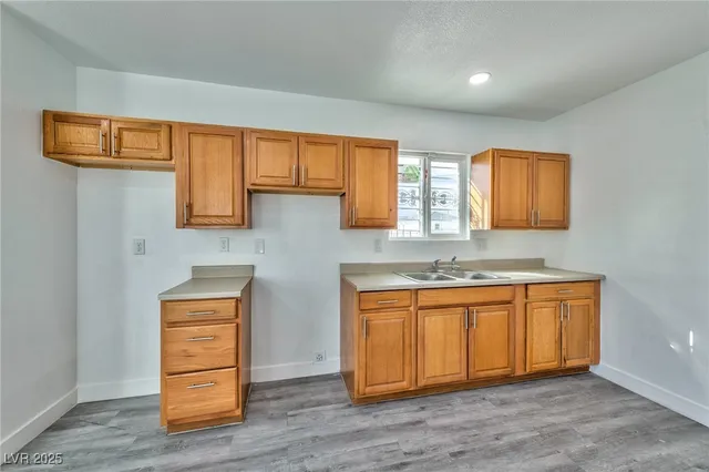 $1,095 | 339 North 10th Street, Unit 2, Las Vegas, NV 89101