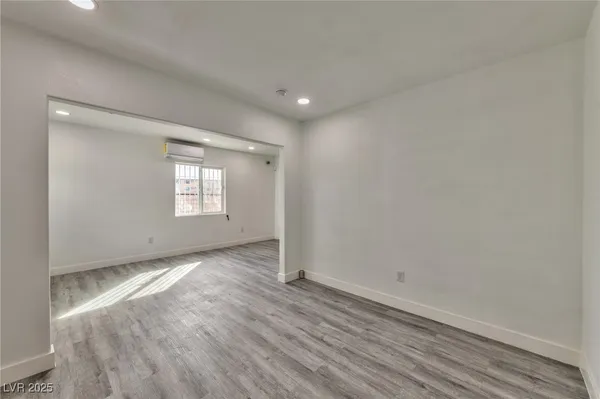 $895 | 339 North 10th Street, Unit 2, Las Vegas, NV 89101