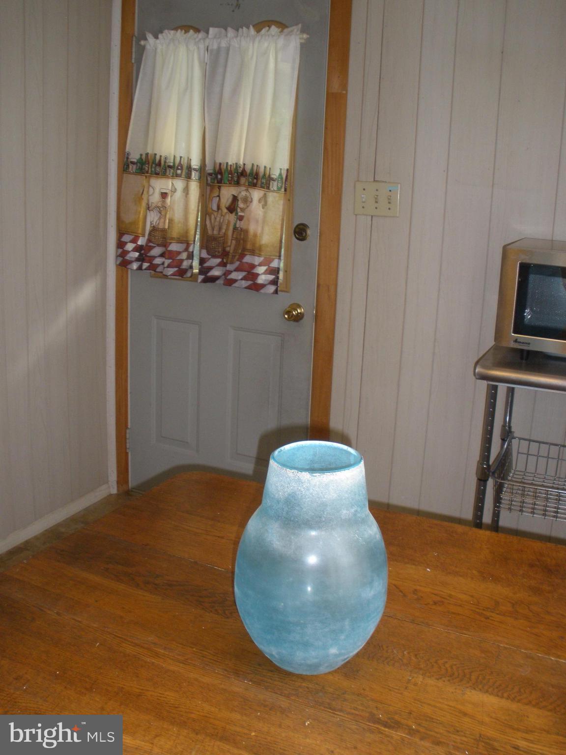 1709 Earhart Road Baltimore, MD 21221 - Photo 8 of 21 Table Space in Kitchen