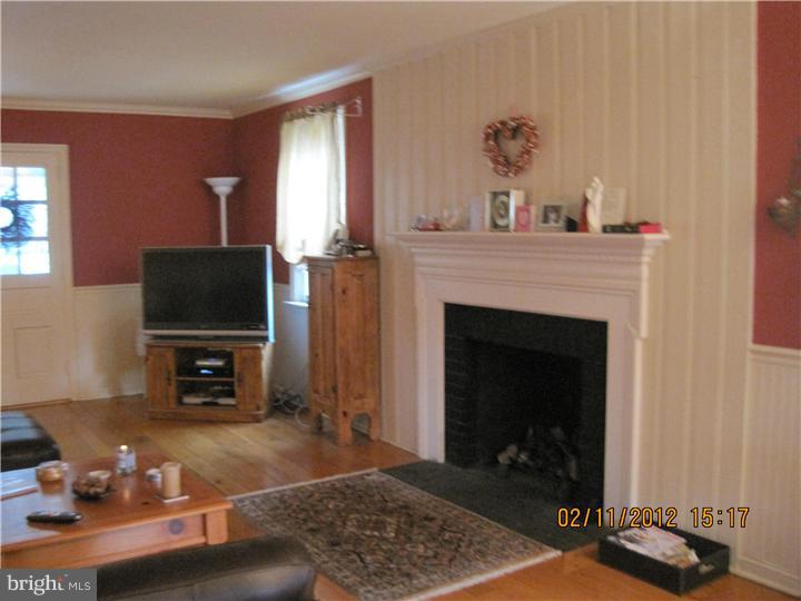 417 Kerr Lane Springfield, PA 19064 - Photo 11 of 19 Great Room