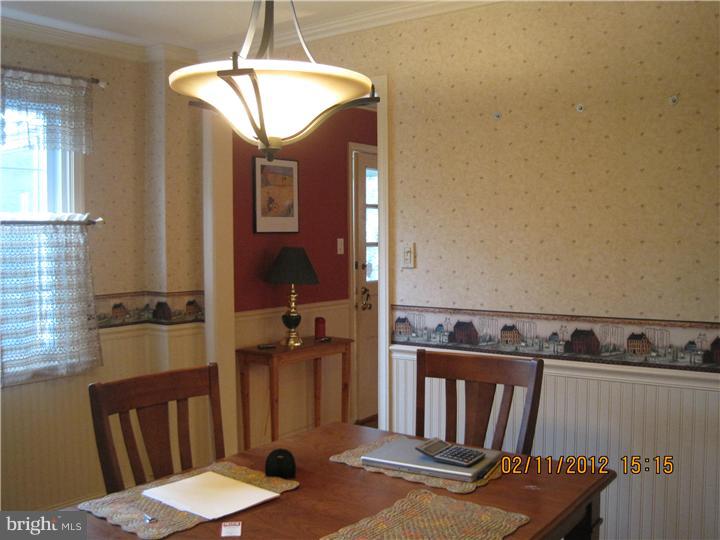 417 Kerr Lane Springfield, PA 19064 - Photo 9 of 19 Dining Room
