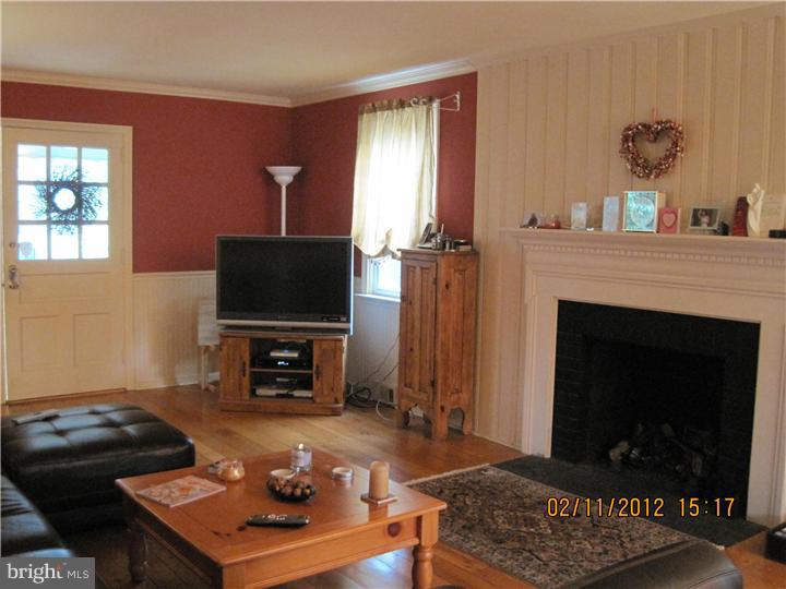 417 Kerr Lane Springfield, PA 19064 - Photo 10 of 19 Great Room