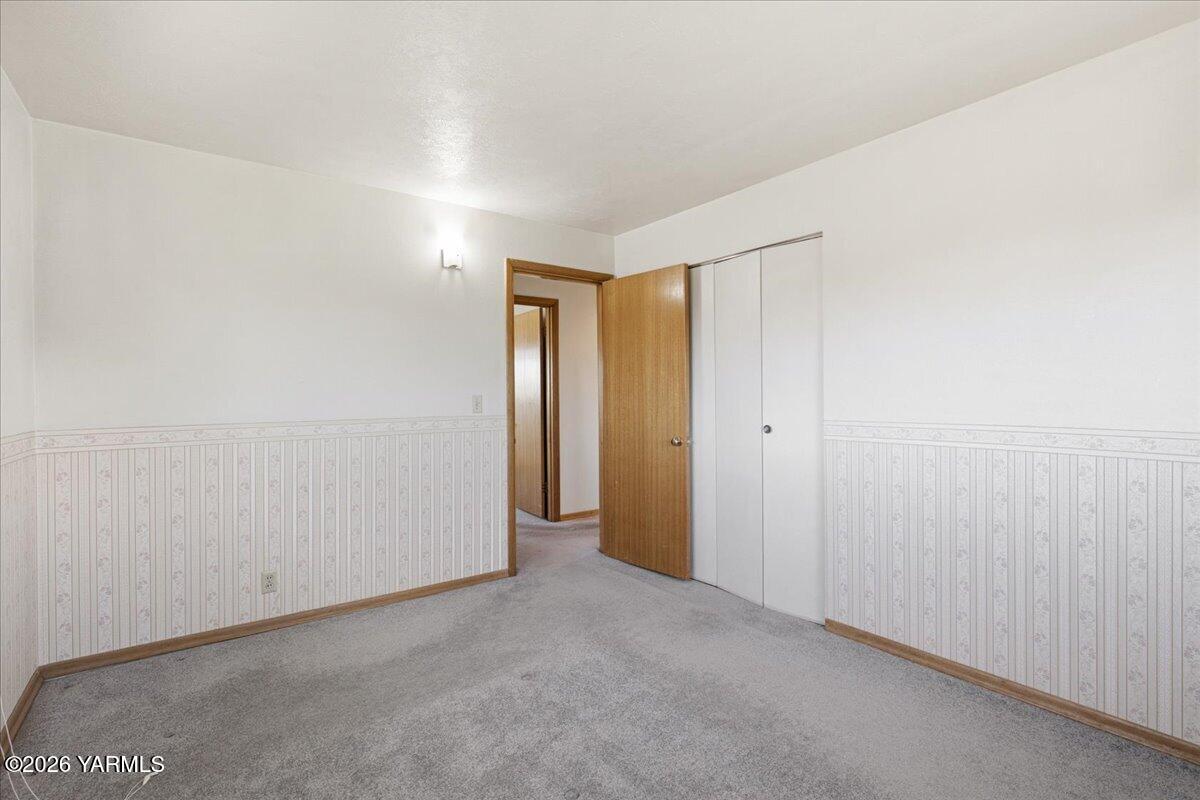 111 Sunset Way Zillah, WA 98953 - Photo 19 of 44 Bedroom 3