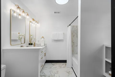 $425,000 | 220 Chamberlain Drive, Murfreesboro, TN 37129