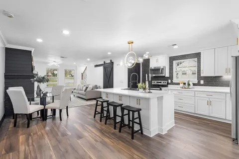 $425,000 | 220 Chamberlain Drive, Murfreesboro, TN 37129