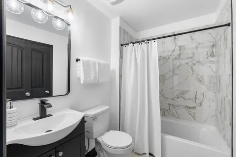 $425,000 | 220 Chamberlain Drive, Murfreesboro, TN 37129