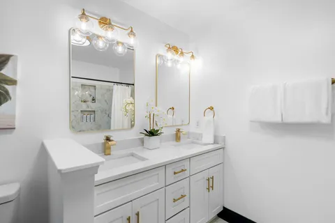 $425,000 | 220 Chamberlain Drive, Murfreesboro, TN 37129