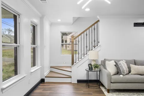 $425,000 | 220 Chamberlain Drive, Murfreesboro, TN 37129