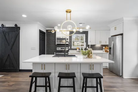 $425,000 | 220 Chamberlain Drive, Murfreesboro, TN 37129