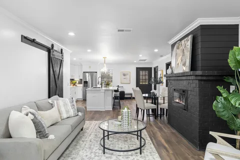 $425,000 | 220 Chamberlain Drive, Murfreesboro, TN 37129