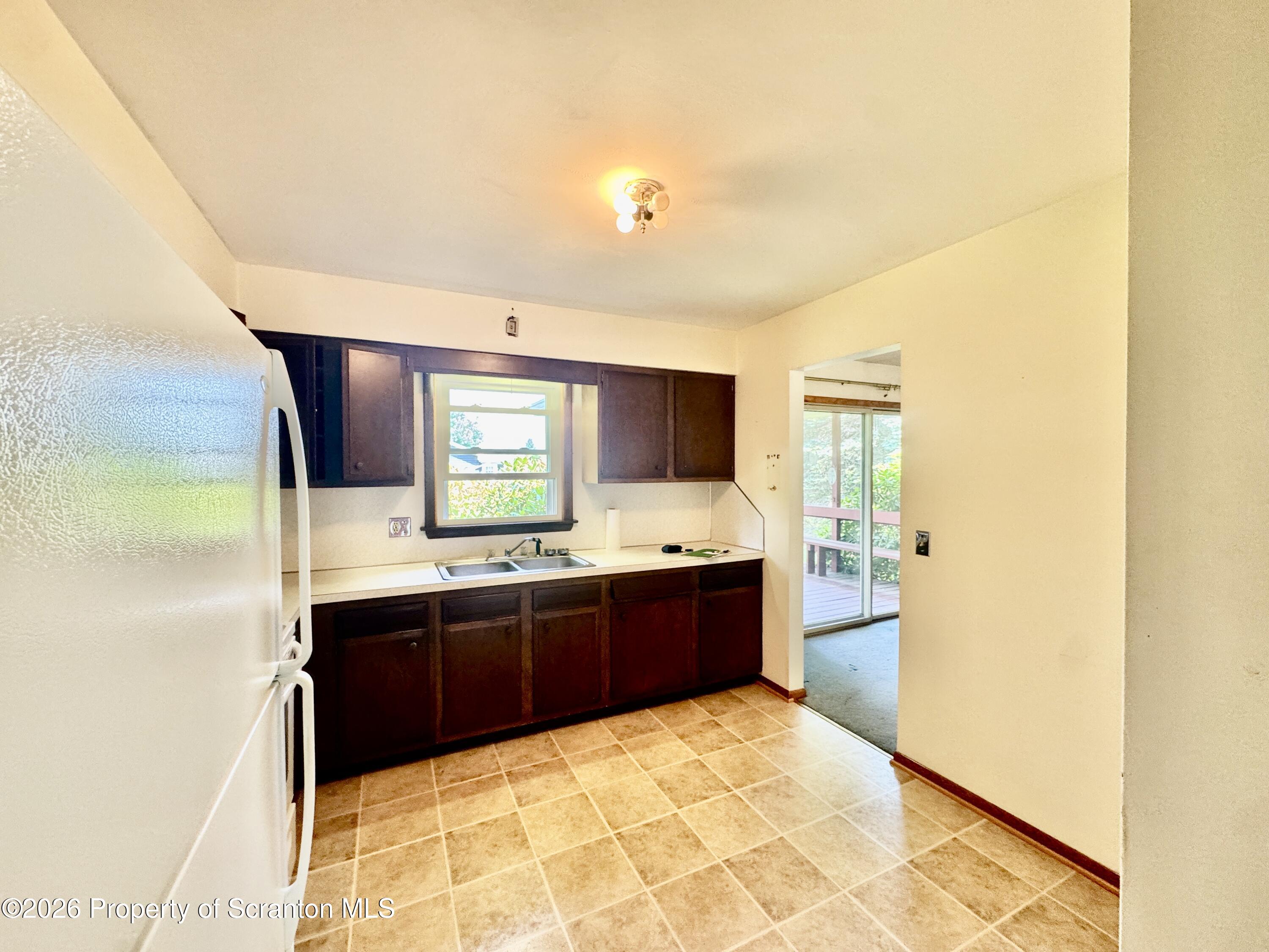 201 Appletree Clarks Summit, PA 18411 - Photo 9 of 26 Kitchen
