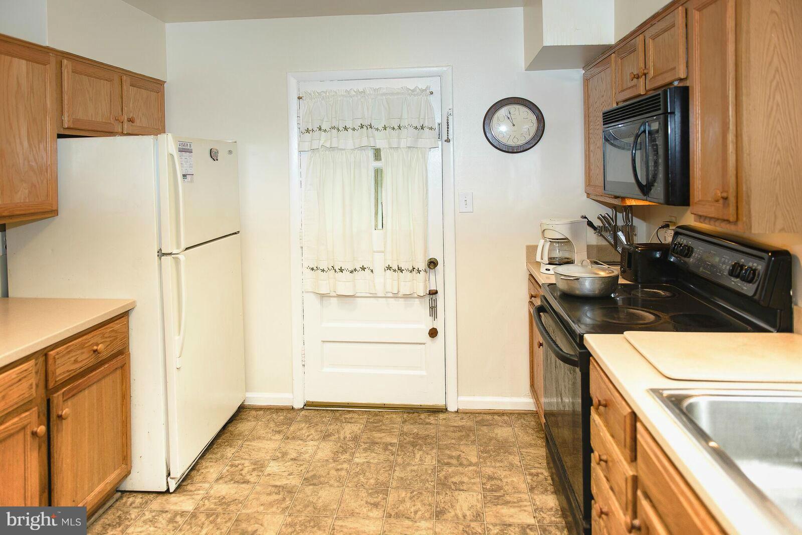 3909 Littleton Street Silver Spring, MD 20906 - Photo 3 of 20 Kitchen