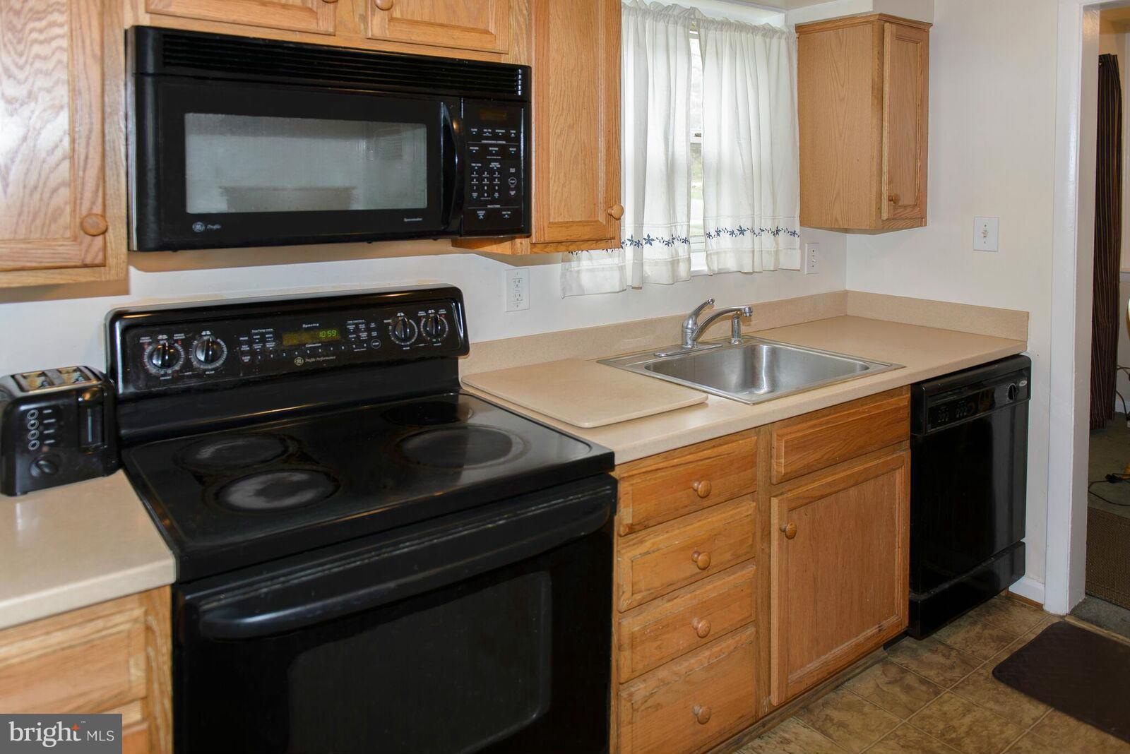 3909 Littleton Street Silver Spring, MD 20906 - Photo 4 of 20 Kitchen