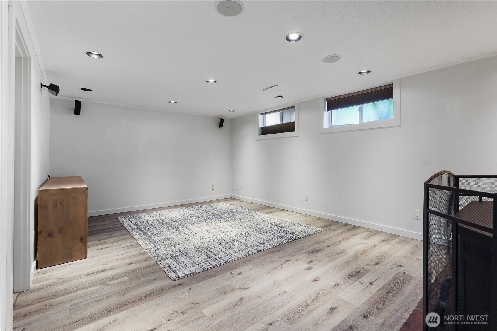 2120 Seaview Street West University Place, WA 98466 - Photo 22 of 33 a view of an empty room