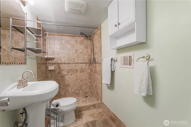 $729,000 | 2120 Seaview Street West, University Place, WA 98466