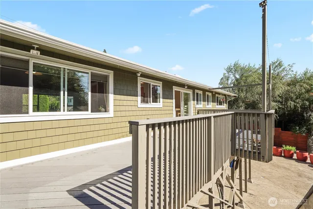 $729,000 | 2120 Seaview Street West, University Place, WA 98466