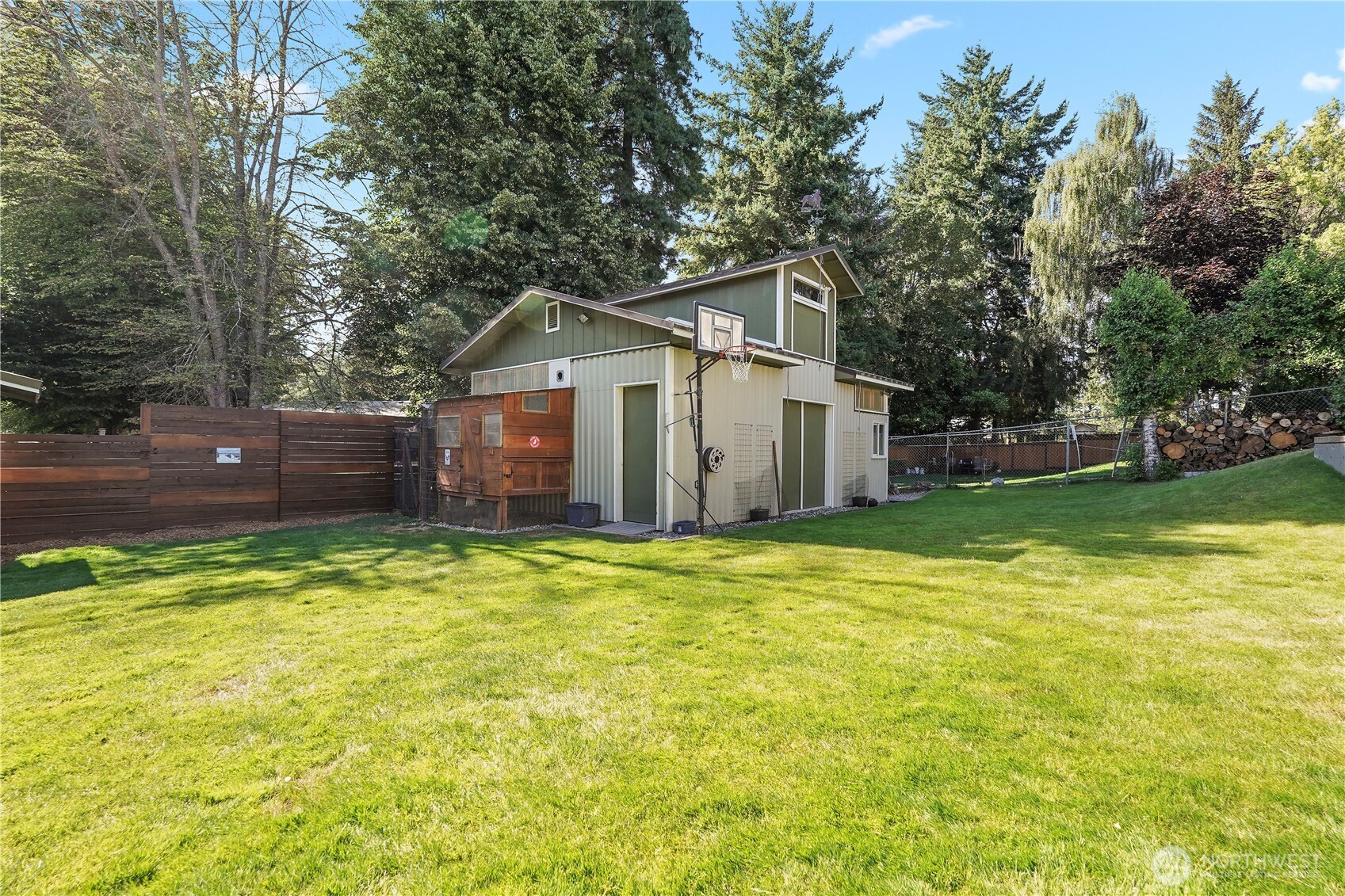 2120 Seaview Street West University Place, WA 98466 - Photo 31 of 35