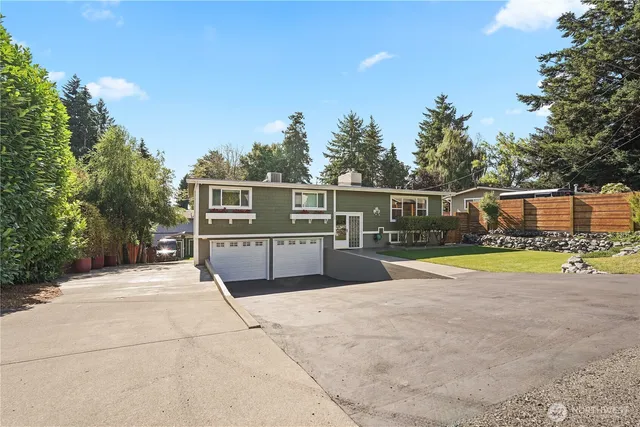 $729,000 | 2120 Seaview Street West, University Place, WA 98466