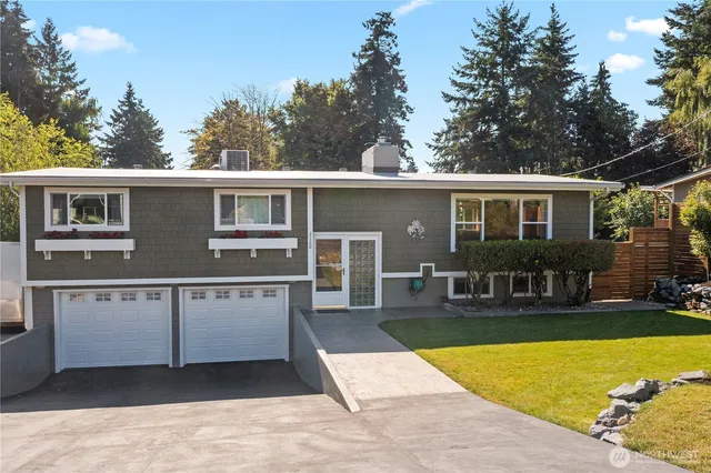 $729,000 | 2120 Seaview Street West, University Place, WA 98466