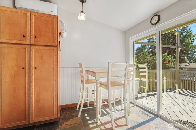 $729,000 | 2120 Seaview Street West, University Place, WA 98466