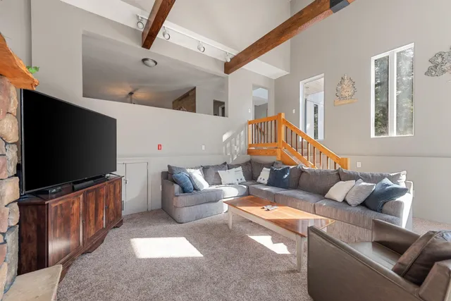 $689,000 | 5 Wildwood Drive, Campton, NH 03223