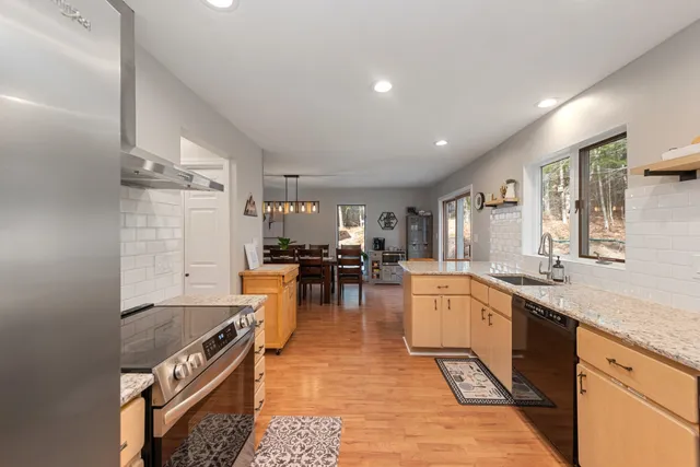 $689,000 | 5 Wildwood Drive, Campton, NH 03223