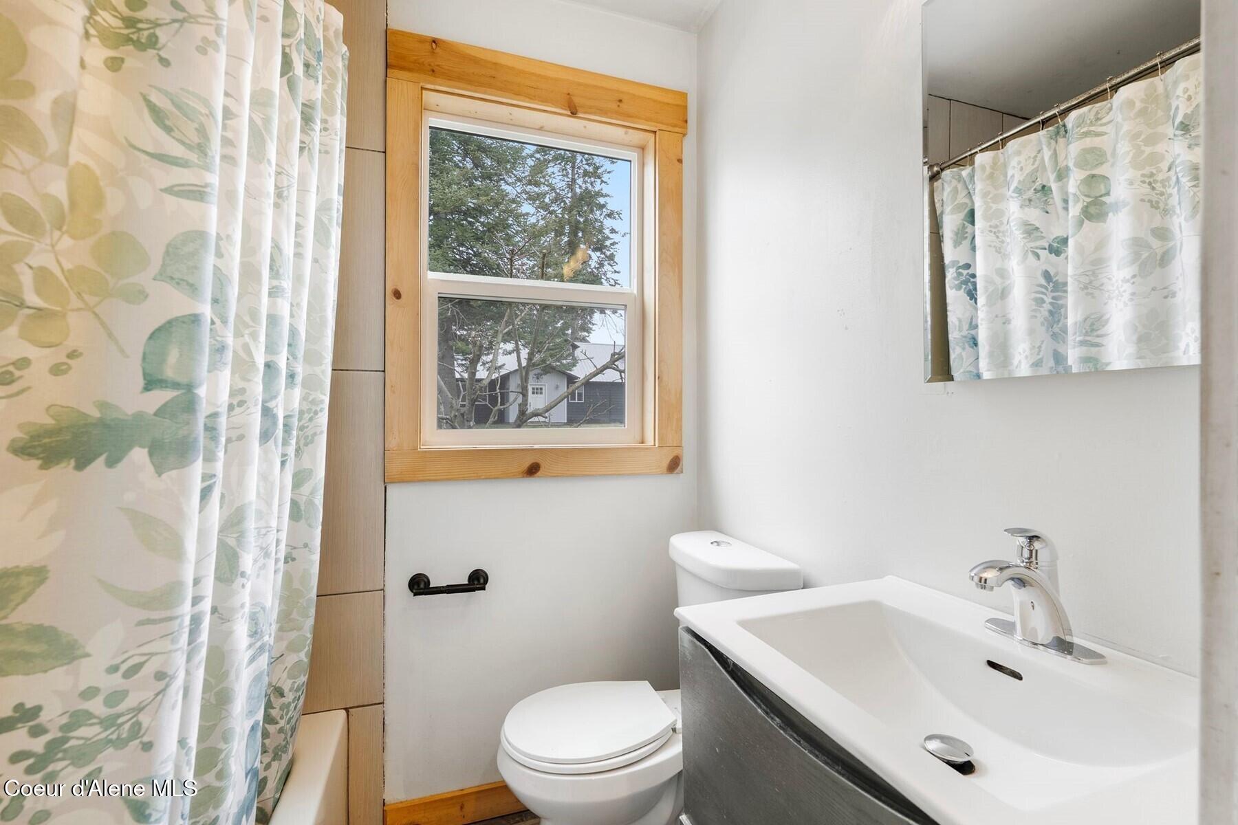 1224 Larch Street Sandpoint, ID 83864 - Photo 16 of 42 86215835