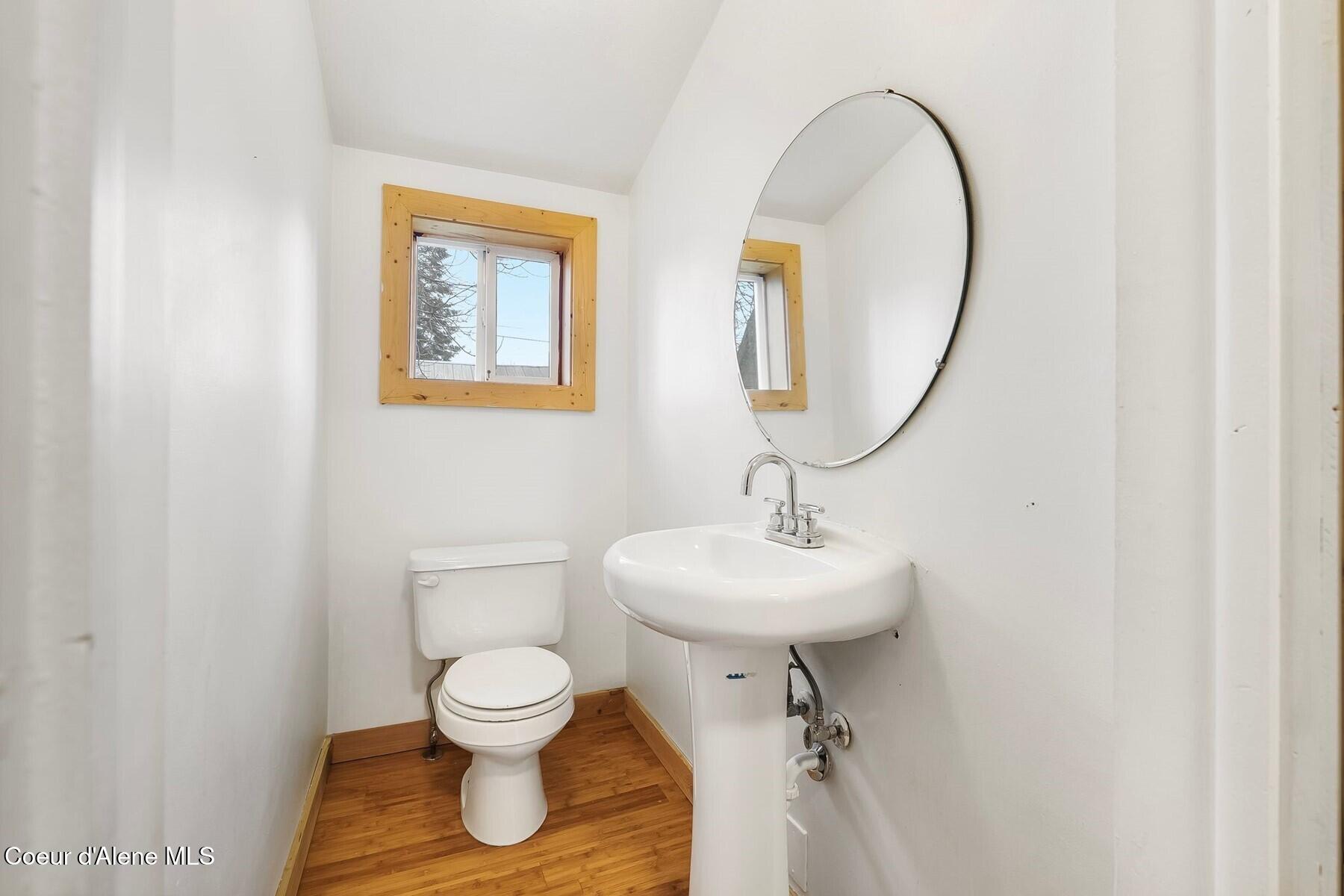 1224 Larch Street Sandpoint, ID 83864 - Photo 19 of 42 Powder Room