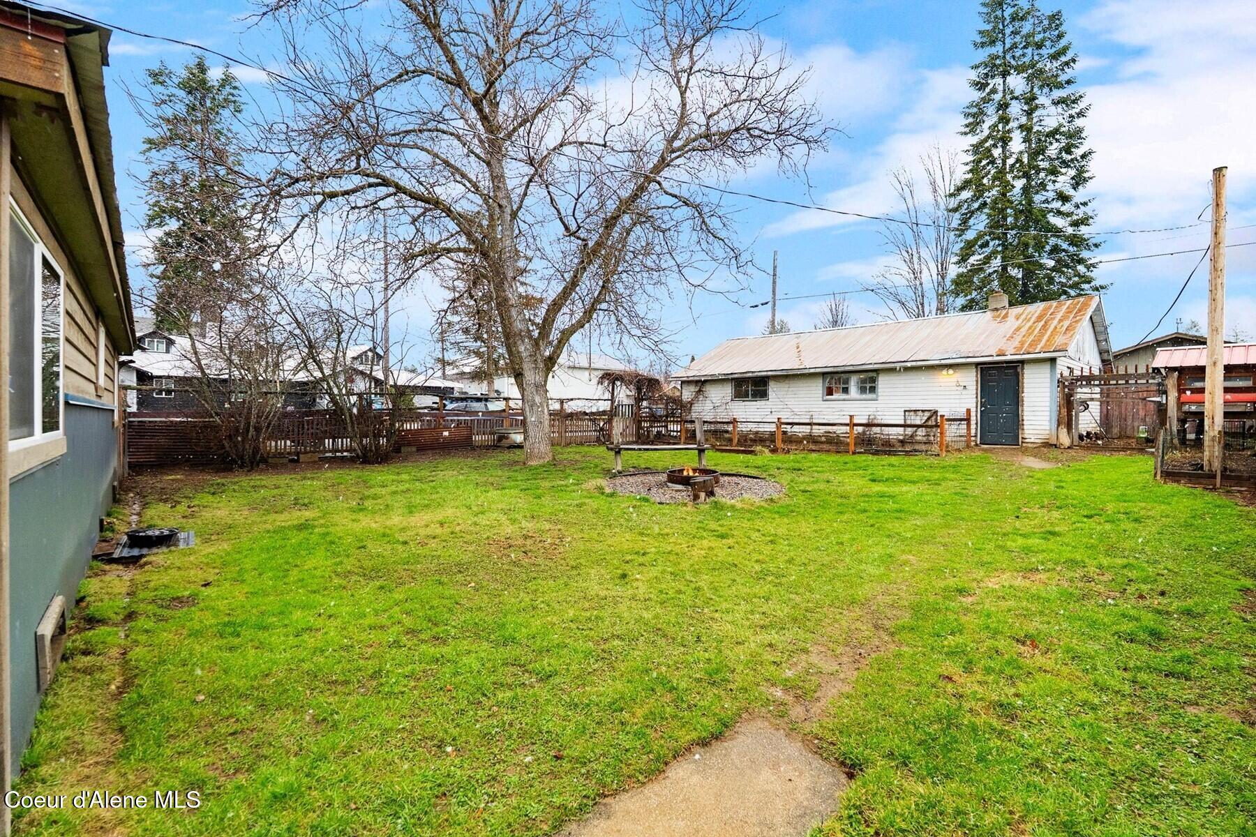 1224 Larch Street Sandpoint, ID 83864 - Photo 38 of 43 Spacious Bacyard
