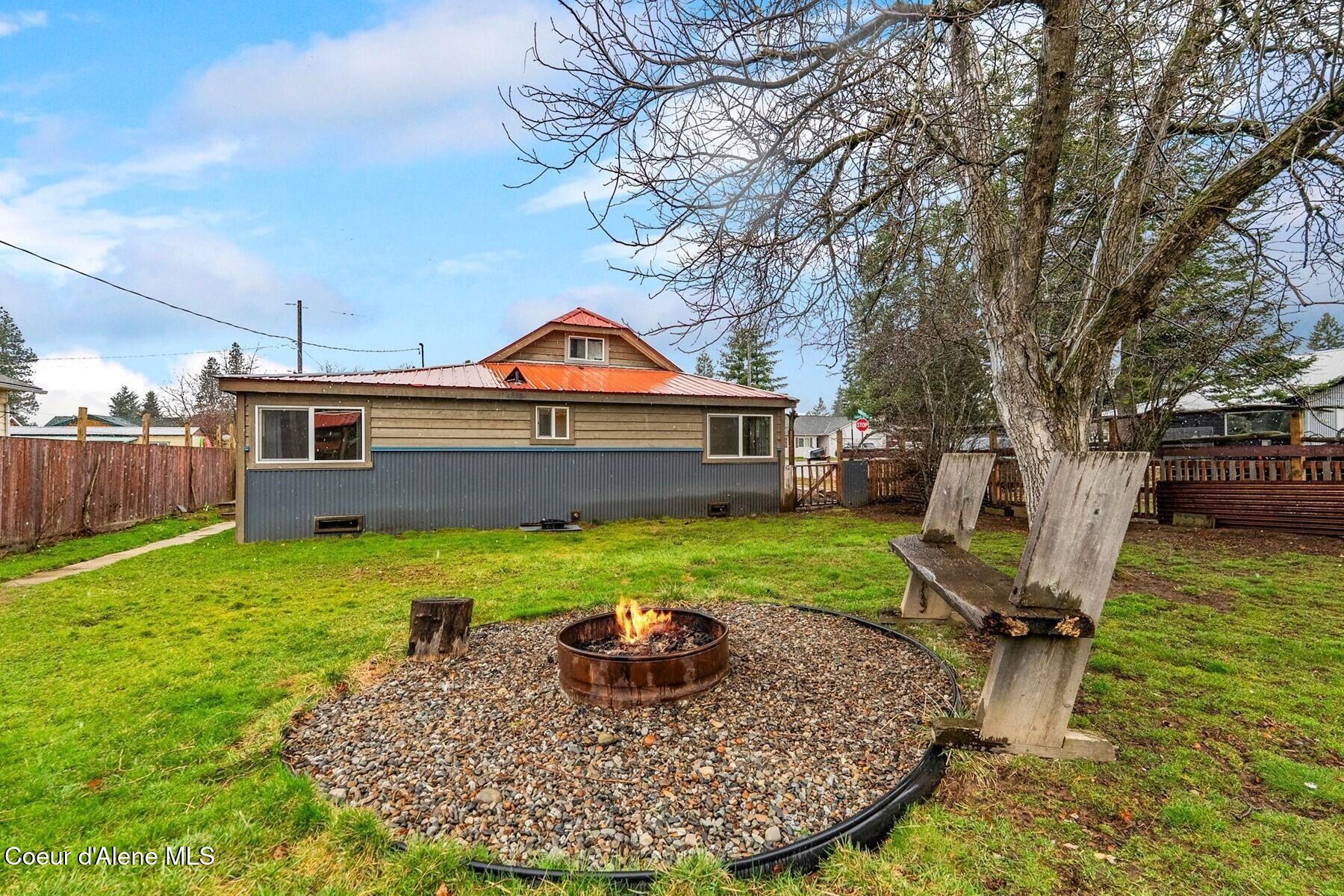 1224 Larch Street Sandpoint, ID 83864 - Photo 41 of 43 Great Entertaining Space