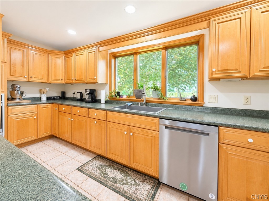 373 Luce Road Lansing, NY 13073 - Photo 14 of 35