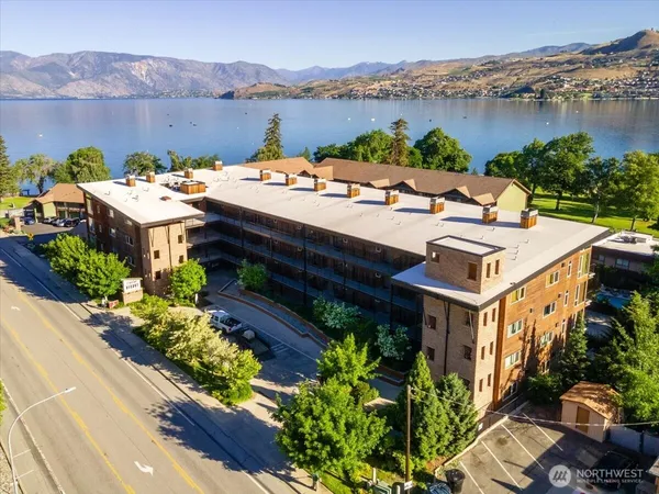 $339,900 | 2220 West Woodin Avenue, Unit 110, Chelan, WA 98816